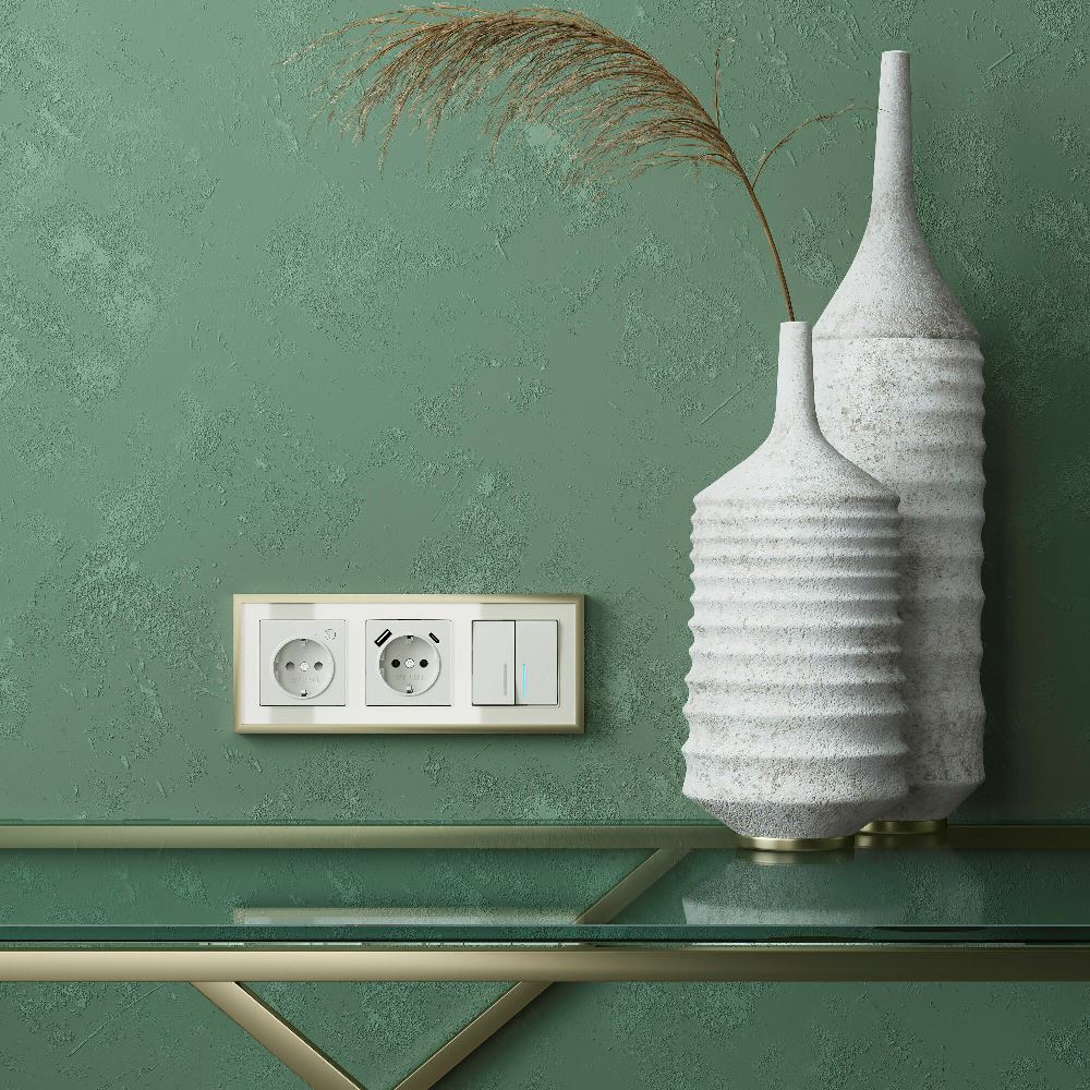 Рамка акриловая Werkel Baguette на 3 поста Айвори / Латунь W0032851 — изображение 2