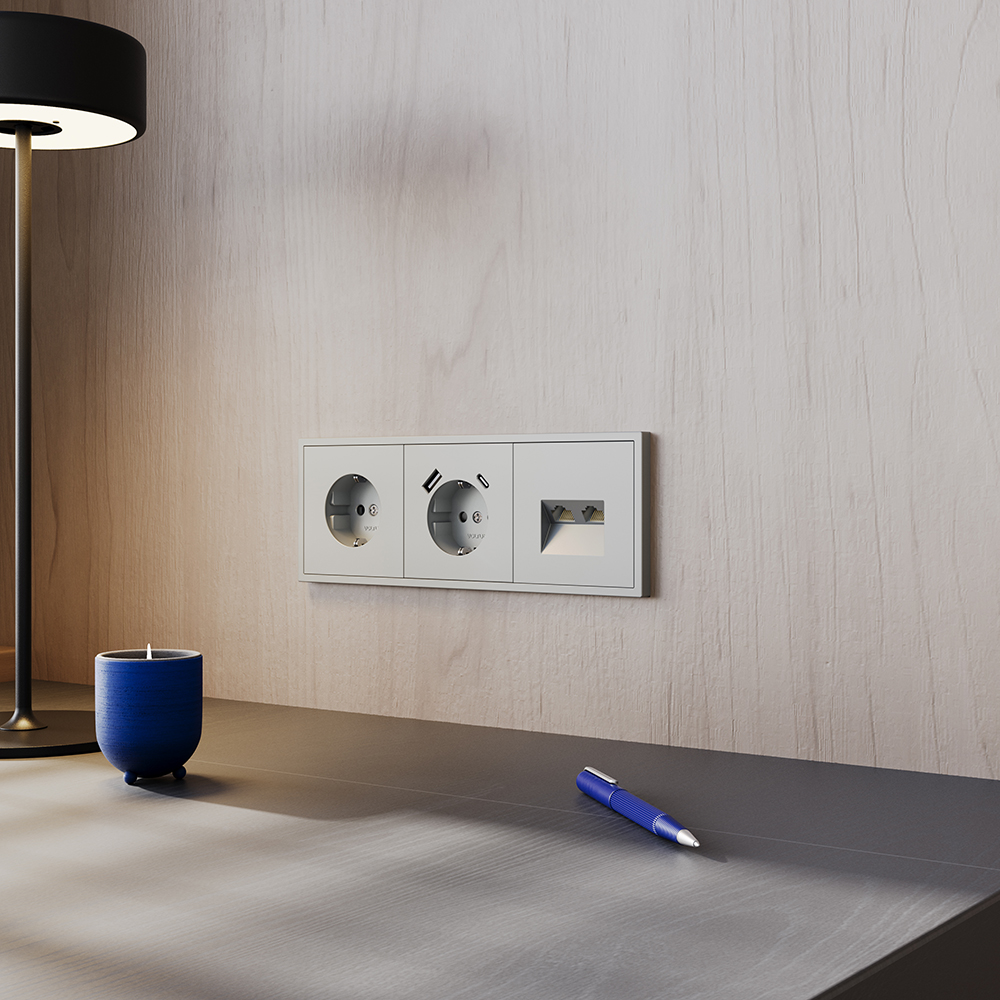 Рамка пластиковая Voltum S70 на 3 поста Сталь глянцевая VLS100305 — изображение 3